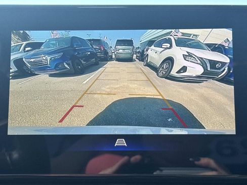 Used 2025 Chevrolet Trax LT w/ LT Convenience Package image 27