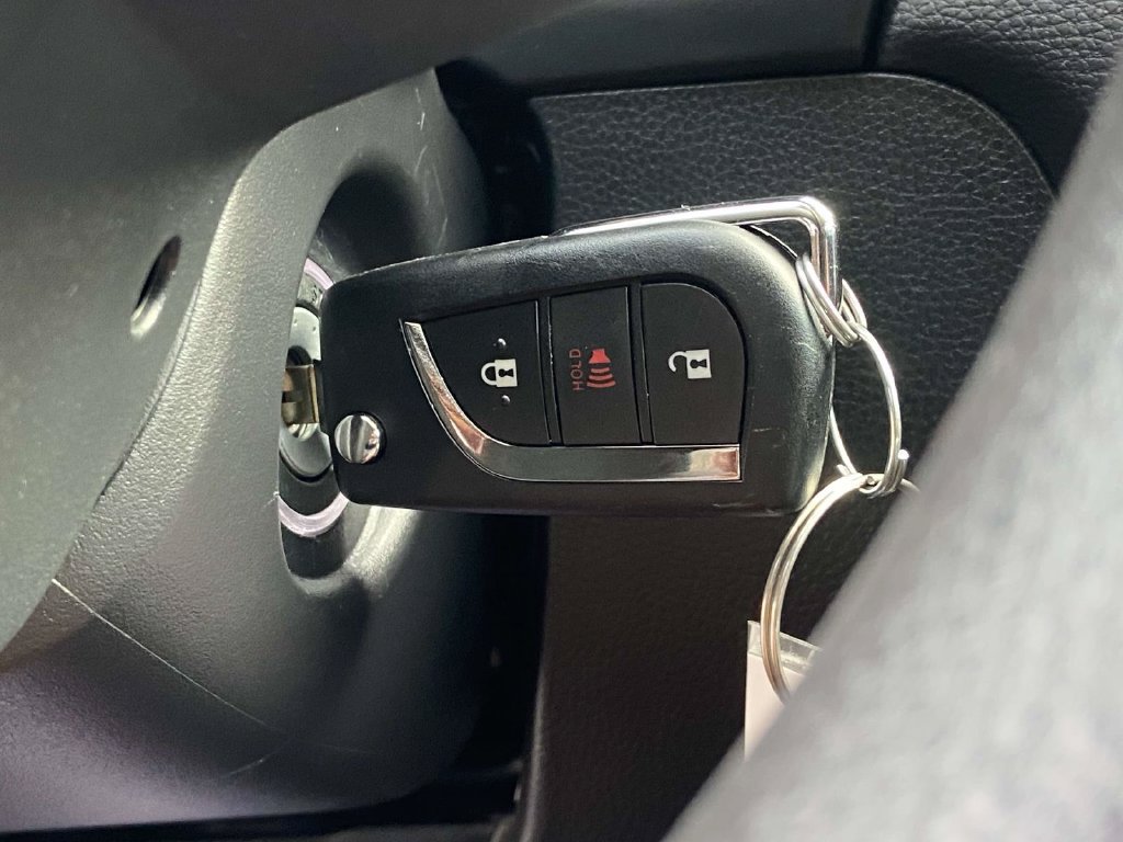 Used 2025 Toyota RAV4 LE FWD image 31