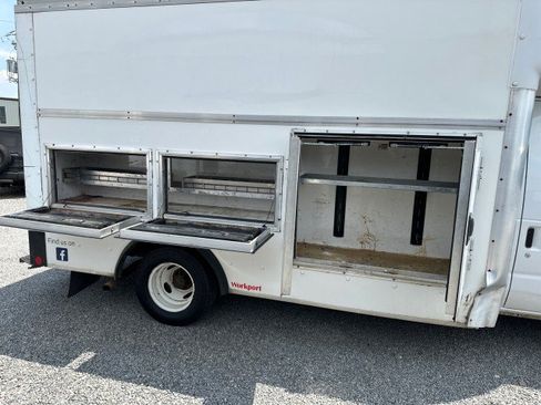 Used 2019 Ford E-350 and Econoline 350 Super Duty w/ Power Windows & Locks Group RWD image 15