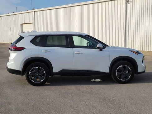 Used 2025 Nissan Rogue SV AWD/4WD image 9