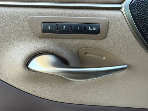Used 2021 Lexus ES 300h Ultra Luxury w/ Accessory Package 2 FWD image 37