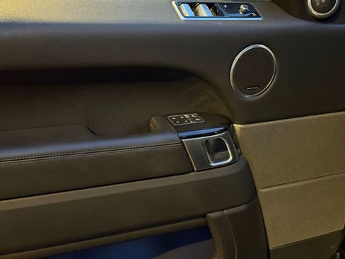 Used 2020 Land Rover Range Rover Sport HSE image 14