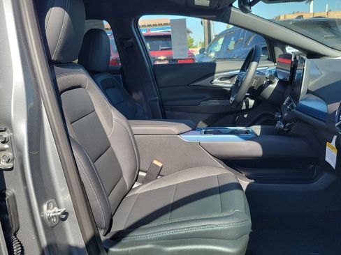 New 2026 Chevrolet Equinox EV LT image 16