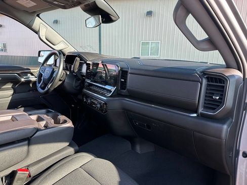Used 2024 Chevrolet Silverado 1500 LT AWD/4WD image 29