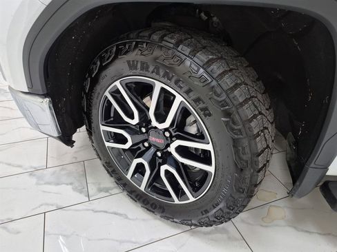 Used 2022 GMC Sierra 1500 SLT w/ SLT Premium Plus Package image 34