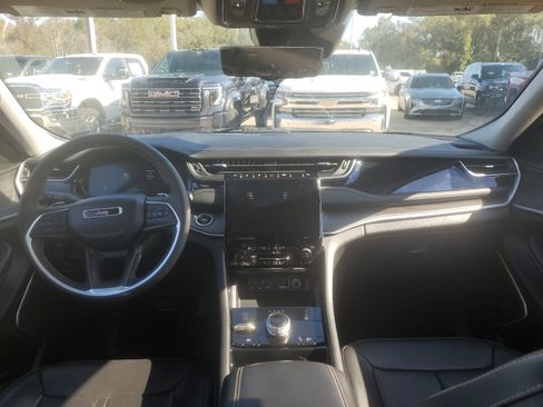 Used 2023 Jeep Grand Cherokee 4WD 4xe w/ Luxury Tech Group II image 9