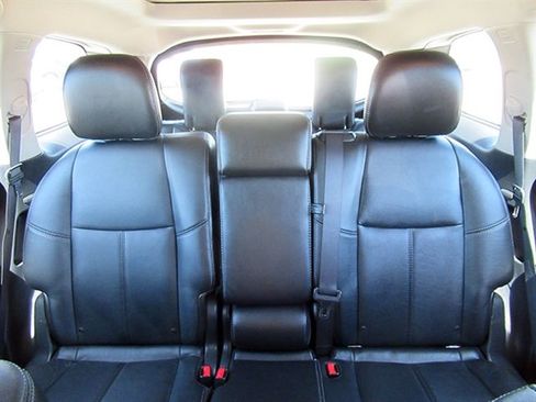 Used 2014 Nissan Pathfinder SL w/ SL Premium Package image 16