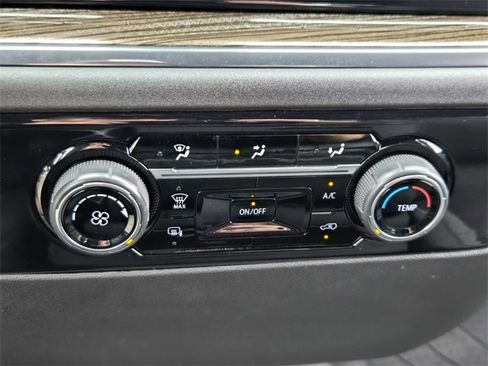 Used 2024 Chevrolet Silverado 2500 LT image 28