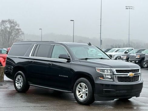 Used 2018 Chevrolet Suburban LT image 33