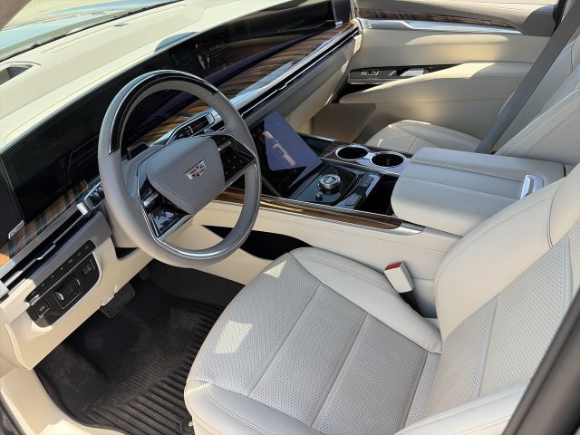 Used 2025 Cadillac Escalade ESV Sport Platinum AWD/4WD image 19