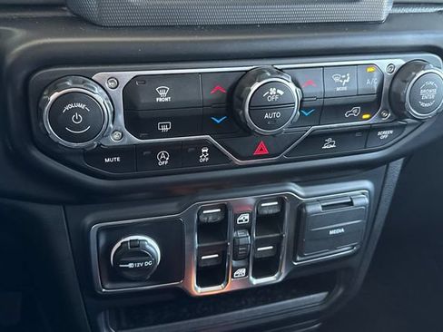 Used 2022 Jeep Gladiator Sport AWD/4WD image 20