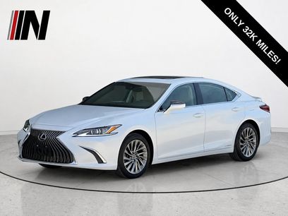 Used 2021 Lexus ES 300h w/ Luxury Package
