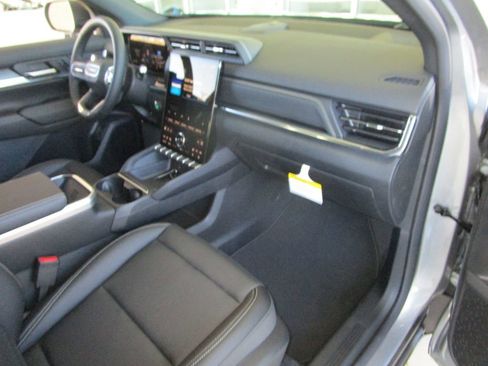 New 2026 GMC Terrain Elevation w/ Elevation Premium Package image 30