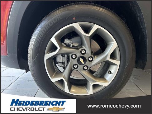 Certified 2024 Chevrolet Trax LT w/ Driver Confidence Package FWD image 7