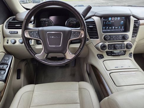 Used 2020 GMC Yukon XL Denali image 19