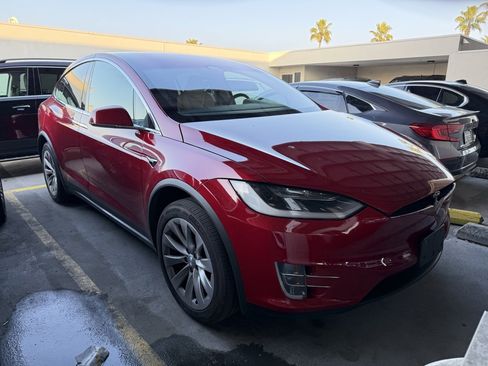 Used 2019 Tesla Model X 100D image 1