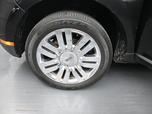 Used 2010 Lincoln MKX AWD image 17