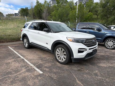 Used 2023 Ford Explorer King Ranch w/ Technology Package AWD/4WD image 4