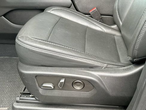 Used 2022 GMC Yukon Denali AWD/4WD image 9