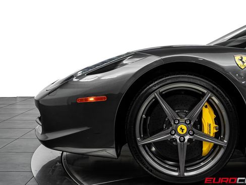 Used 2014 Ferrari 458 Italia Coupe RWD image 14
