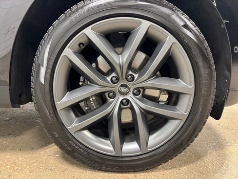 Used 2025 Land Rover Range Rover Sport SE image 11