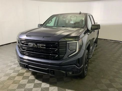 Used 2023 GMC Sierra 1500 Elevation w/ LPO, Elevation Black Package AWD/4WD image 3