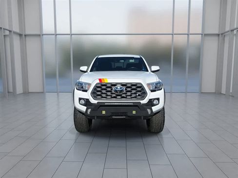 Used 2023 Toyota Tacoma TRD Off-Road w/ Technology Package AWD/4WD image 4