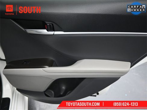 Used 2023 Toyota Camry SE image 27