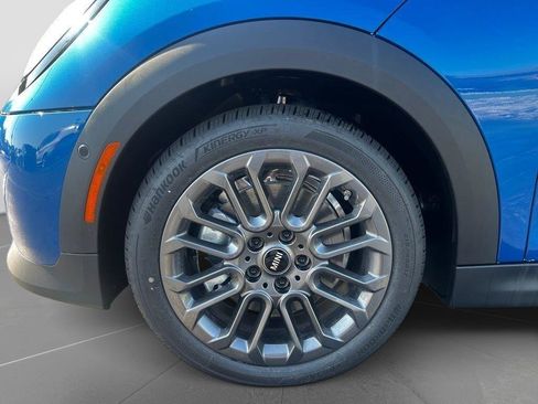 Certified 2025 MINI Cooper S FWD image 9