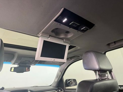 Used 2016 Chevrolet Suburban LT AWD/4WD image 14