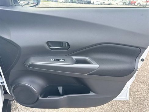 New 2025 Nissan Kicks Play S image 21