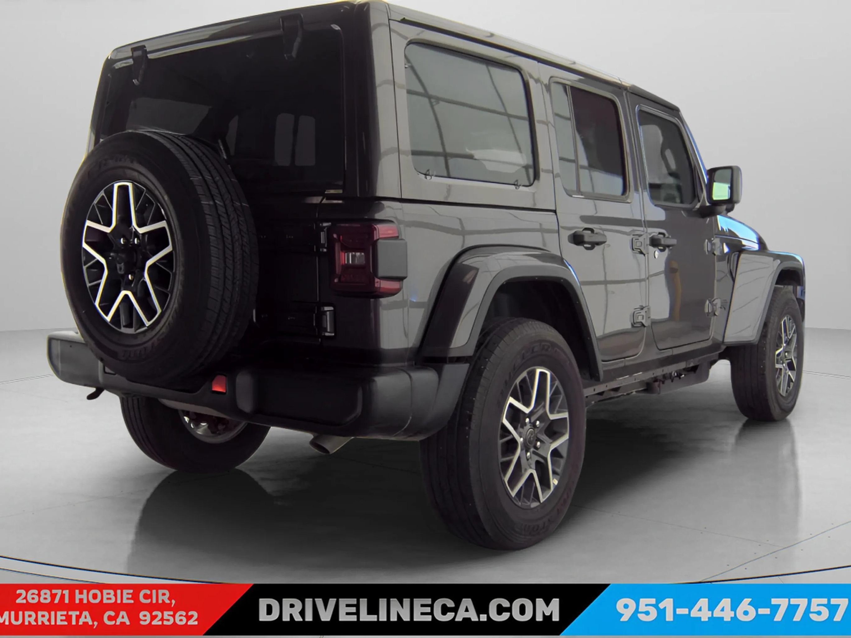 Used 2026 Jeep Wrangler Unlimited Sahara AWD/4WD image 3