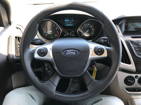 Used 2012 Ford Focus SE FWD image 12