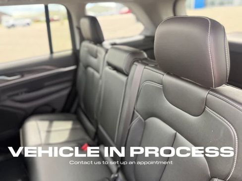 Used 2023 Jeep Grand Cherokee Limited w/ Trailer Tow Prep Group (B) AWD/4WD image 12