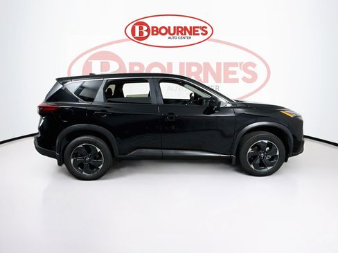 Used 2024 Nissan Rogue SV image 10
