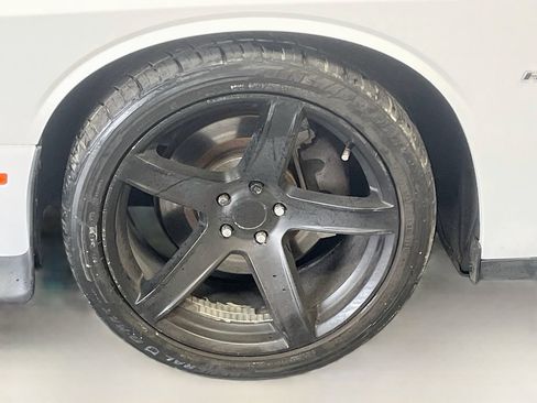 Used 2019 Dodge Challenger R/T RWD image 28