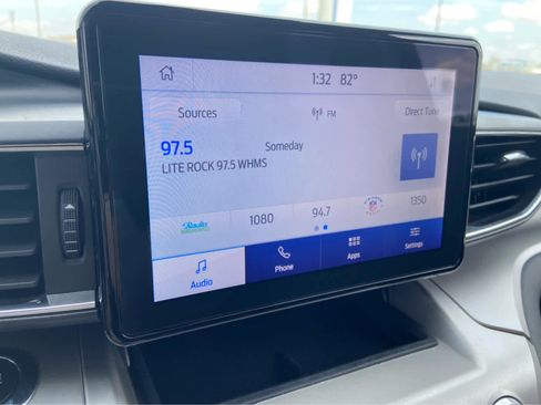 Used 2020 Ford Explorer XLT w/ Equipment Group 202A AWD/4WD image 25
