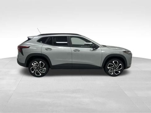 New 2026 Chevrolet Trax RS w/ Sunroof Package FWD image 20