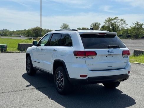 Certified 2022 Jeep Grand Cherokee Limited image 3