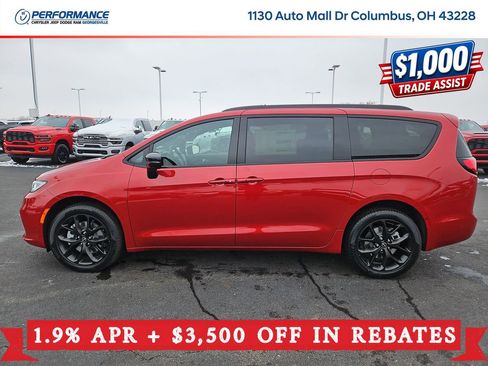 New 2026 Chrysler Pacifica Select w/ S Appearance Package AWD/4WD image 4