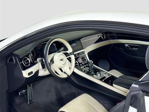 Used 2020 Bentley Continental GT V8 image 13