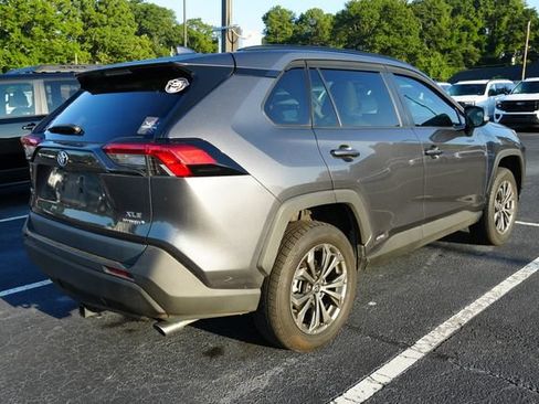 Used 2022 Toyota RAV4 XLE Premium AWD/4WD image 8
