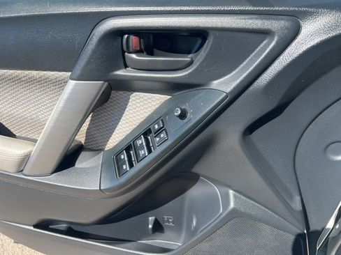 Used 2018 Subaru Forester 2.5i w/ Alloy Wheel Package image 19