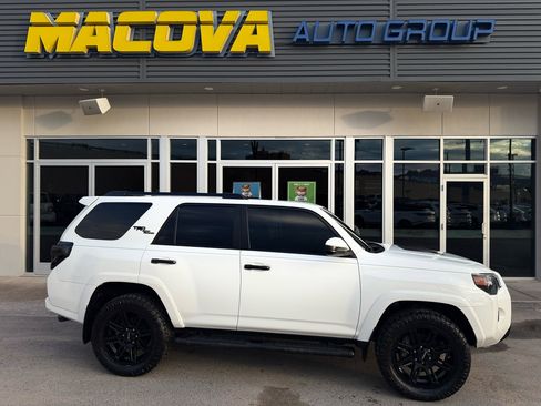 Used 2022 Toyota 4Runner TRD Off-Road image 1