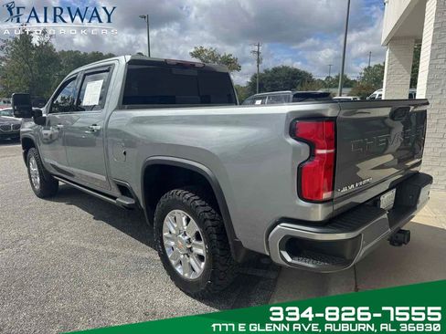 Used 2025 Chevrolet Silverado 2500 High Country w/ High Country Premium Package image 8