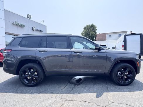 New 2025 Jeep Grand Cherokee L Limited w/ Black Appearance Package image 8