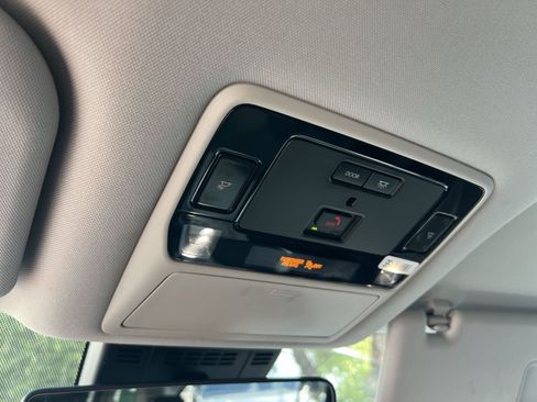 Used 2025 Toyota Grand Highlander AWD image 33