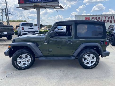 Used 2022 Jeep Wrangler Sport AWD/4WD image 5