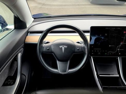 Used 2018 Tesla Model 3 Long Range RWD image 13