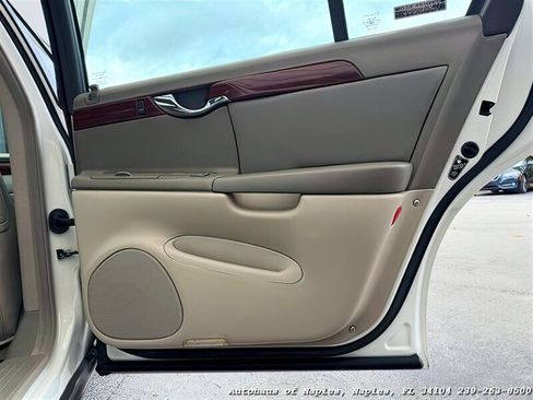 Used 2001 Cadillac De Ville w/ Comfort/Convenience Pkg image 28
